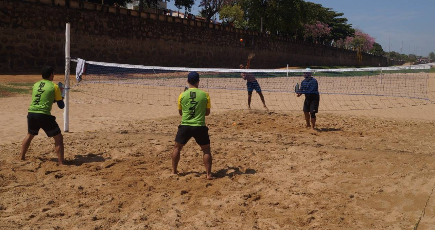 Sábado de sol é ideal para prática de Beach Tennis - Orla Rio