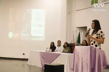 Prefeita e Secretária de Educação participam de aula inaugural no IFNMG