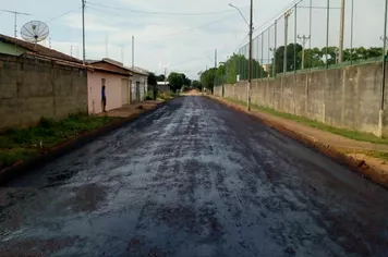 Mais uma rua para receber a pavimentação asfáltica