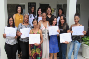 EMANCIPAÇÃO DAS MULHERES POR MEIO DA FORMAÇÃO PROFISSIONAL