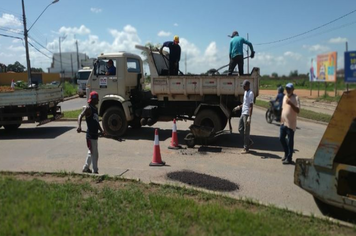 Prefeitura prepara equipes para operação tapa buracos, patrol e roçadas pela cidade