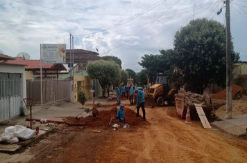 SAAE PIRAPORA REALIZA EXPANSÃO DE REDE DE ESGOTO NO BAIRRO SANTO ANTÔNIO