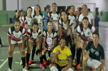 Futsal feminino de Pirapora conquista torneio regional