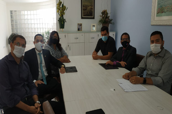 PREFEITO SE REÚNE COM DIRETORIA DA OAB PIRAPORA.