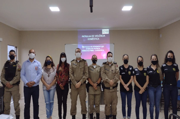 CREMP E PMMG FIRMAM PARCERIA PARA ATENDIMENTO DE MULHERES VÍTIMAS DE VIOLÊNCIA