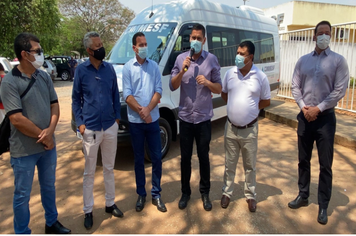 SESAU recebe van para o transporte de pacientes TFD