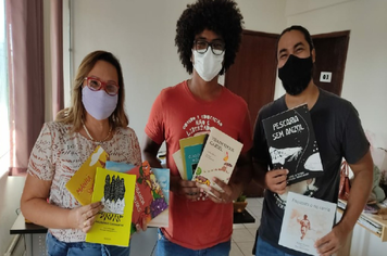 SEMED recebe livros em parceria com o Clube Tamboril