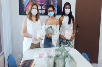SEFAM recebe doações de kits do Interact Clube de Pirapora