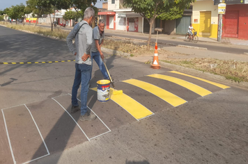 Avenida Bonifácio Miranda recebe sinalização horizontal