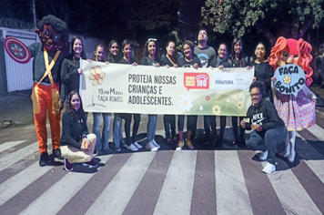 Em blitz educativa, Secretaria da Família leva conscientização sobre Campanha Maio Laranja