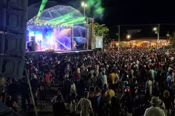 Noite de domingo do Pirafolia teve o talento de Neytinho e a intensidade de Papazoni