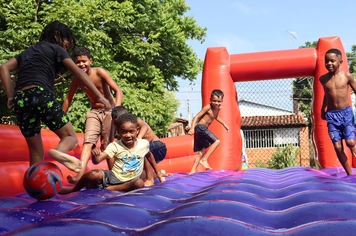 Prefeitura de Pirapora levou alegria e diversão para as crianças do Bairro Aparecida com Rua de Lazer