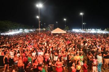 Até a chuva entrou na festa deste sábado do Pirafolia 2024