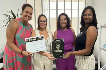 Referenciada no 3º Networking, deputada Leninha recebeu homenagem na SEMED