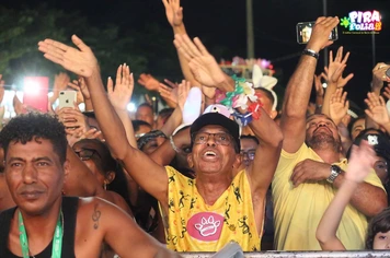 Vibração e nostalgia contagiantes no terceiro dia do Pirafolia 2025