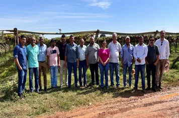 Prefeitura recebe comitiva da CeasaMinas em visita técnica aos fruticultores de Pirapora