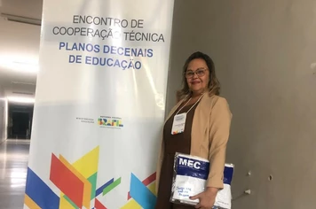 Secretária de Educação de Pirapora representa região em evento da UNDIME para Plano Decenal