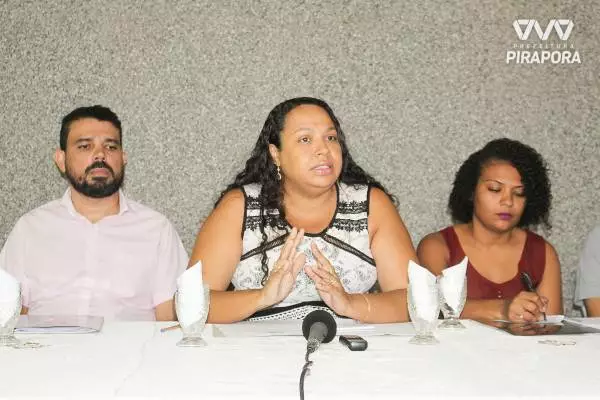 Secretaria de Educação presta esclarecimento por meio de coletiva