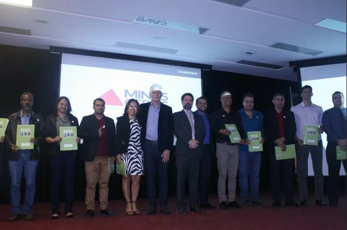 Pirapora conquista Kit Feira Livre