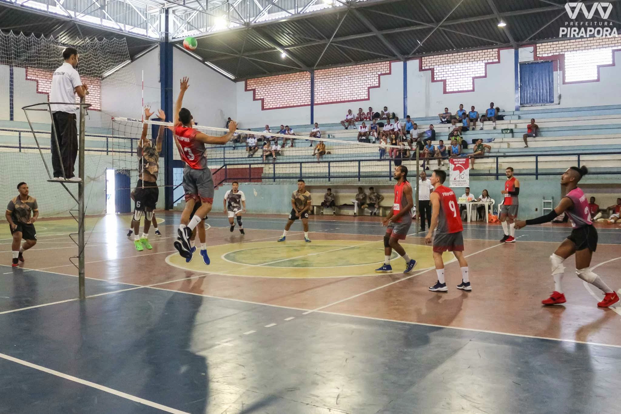 Levantar o voleibol de Pirapora, esta é a sacada!