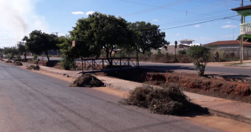 Mutirão de limpeza continua nos bairros de Pirapora