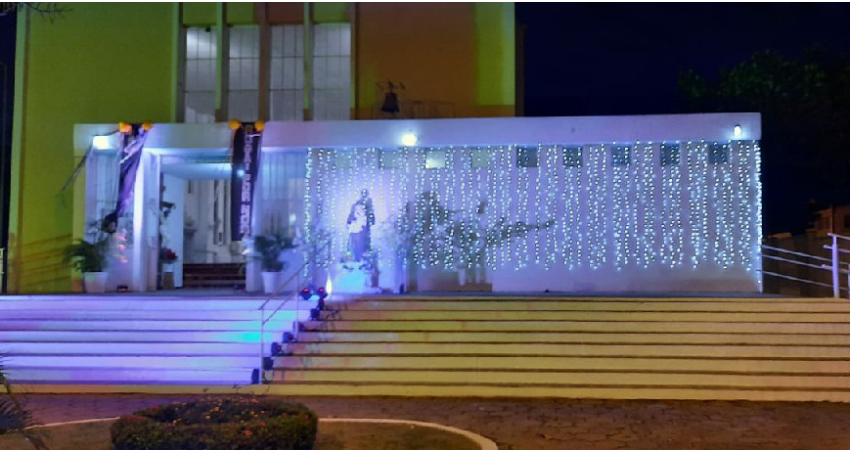 Prefeitura de Pirapora ornamenta Igreja de Santo Antônio