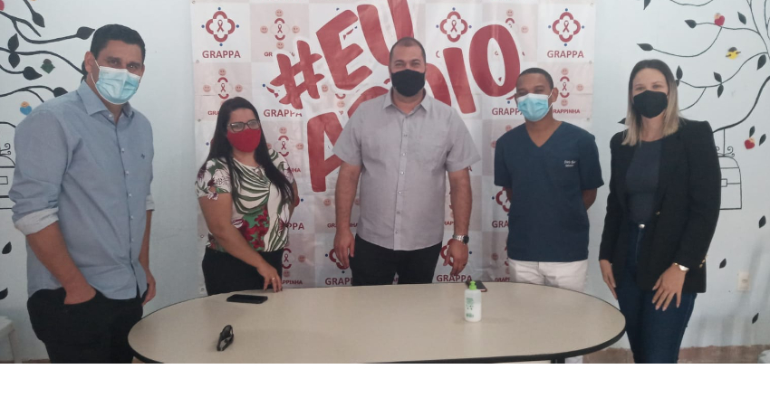 PREFEITO ALEX CESAR VISITA SEDE DO GRUPO DE APOIO AOS PORTADORES DE AIDS EM MONTES CLAROS
