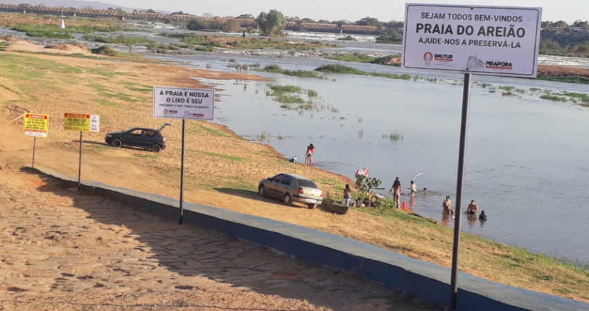 EMUTUR implanta nova sinalização ambiental e informativa na Praia de Pirapora