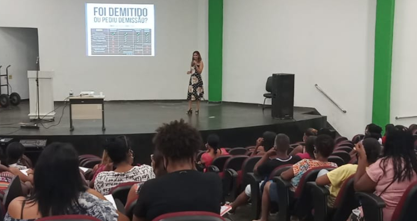 Beneficiários do Programa Frente de Trabalho participam de palestra sobre Direitos e Deveres do Trabalhador