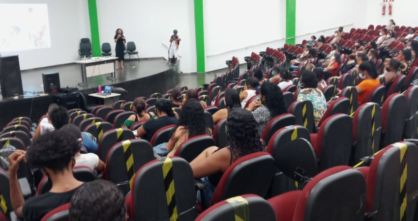 Autoconhecimento para o alcance dos objetivos é destacado no Ciclo de Palestras