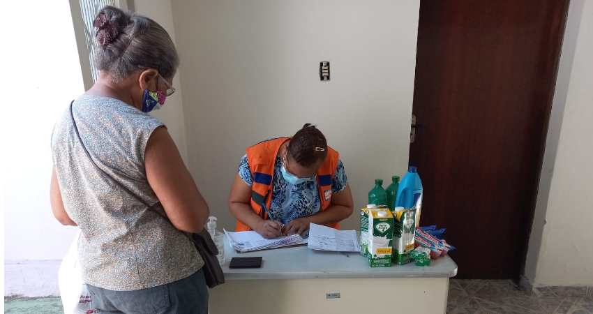 PREFEITURA E DEFESA CIVIL REALIZAM AJUDA HUMANITÁRIA