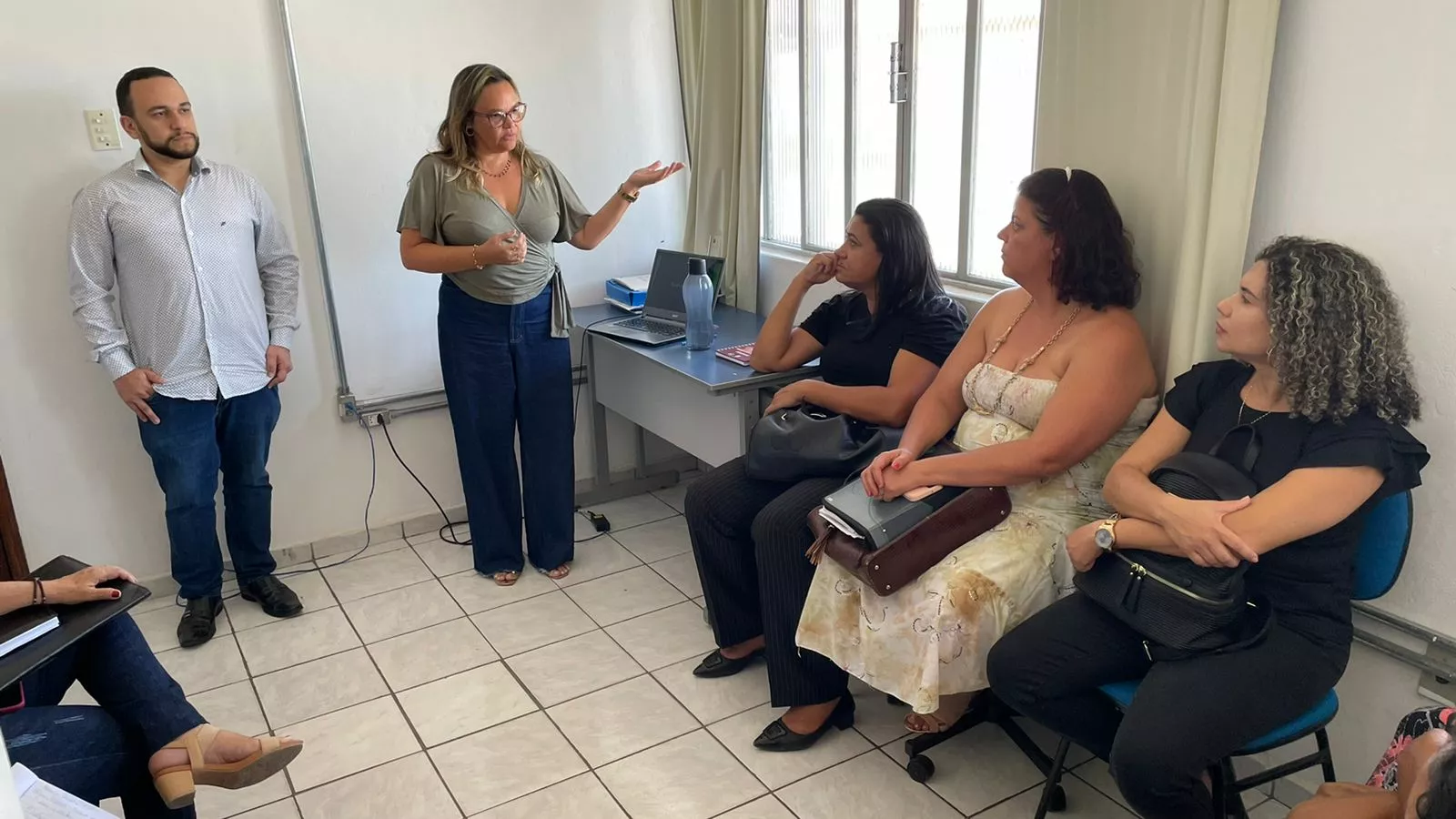 Prefeitura de Pirapora investe na regulamentação e estruturação do trabalho de psicólogos e assistentes sociais na Rede Municipal de Ensino