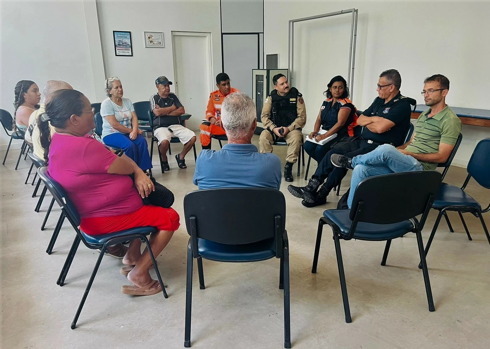Reunião emergencial da Defesa Civil com as comunidades ribeirinhas