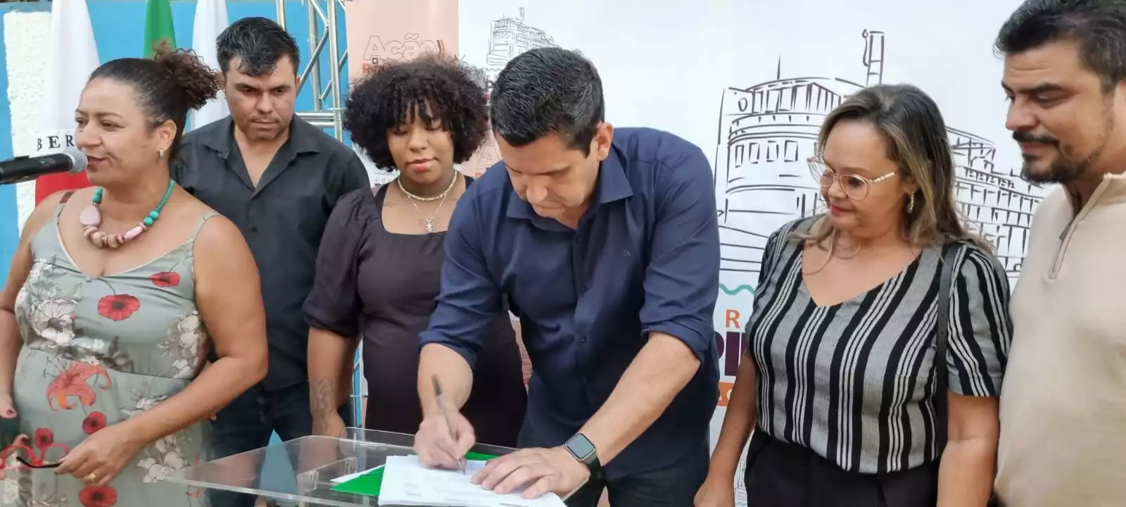 Prefeitura de Pirapora oficializa início da obra de quase R$ 5.000.000,00 para a construção da Creche do bairro Cidade Jardim