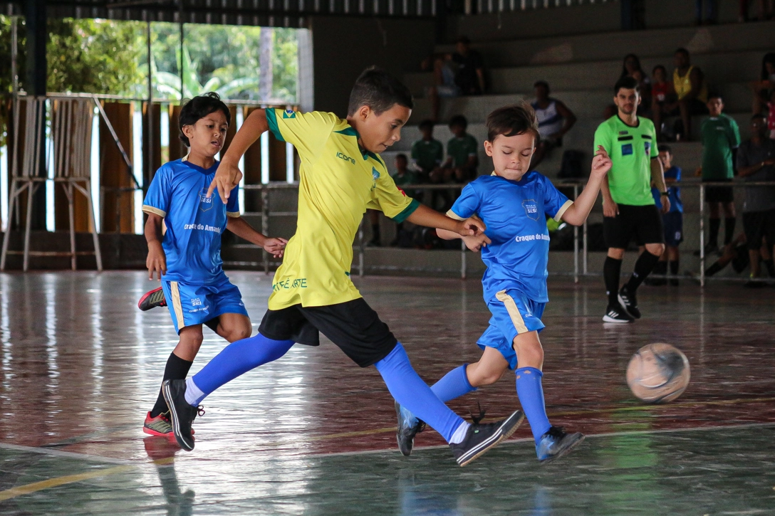 Apoiado pela Prefeitura de Pirapora, evento de futsal de base no SESI teve a participação de mais de 100 jovens atletas