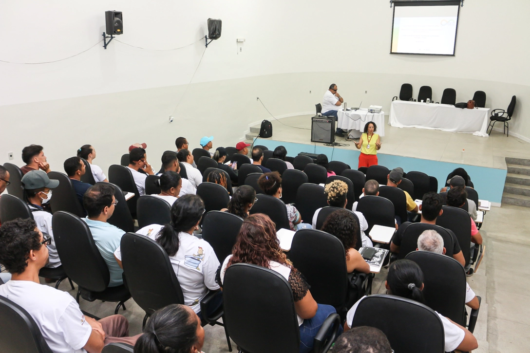 Treinamento para o combate ao mosquito Aedes Aegypti
