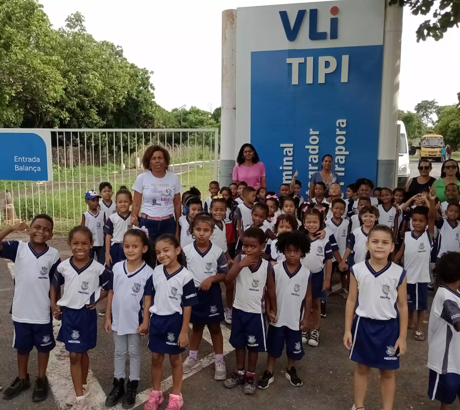 Alunos da Rede Municipal visitam Terminal Intermodal de Pirapora