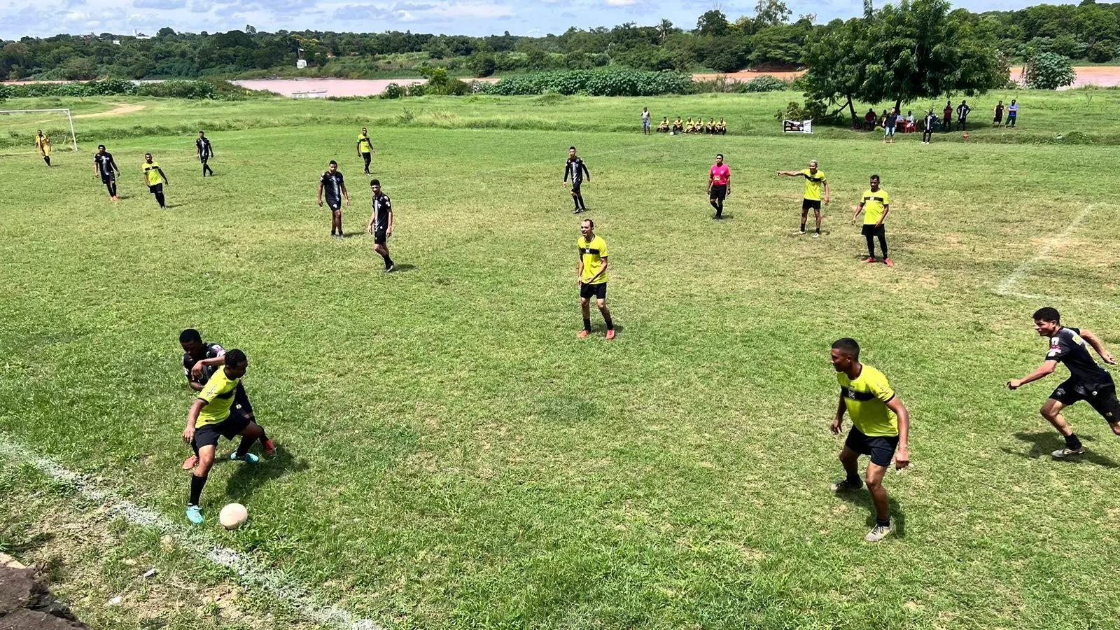 Com parceria da Prefeitura de Pirapora, torneio de futebol society é atração nas margens do Rio São Francisco