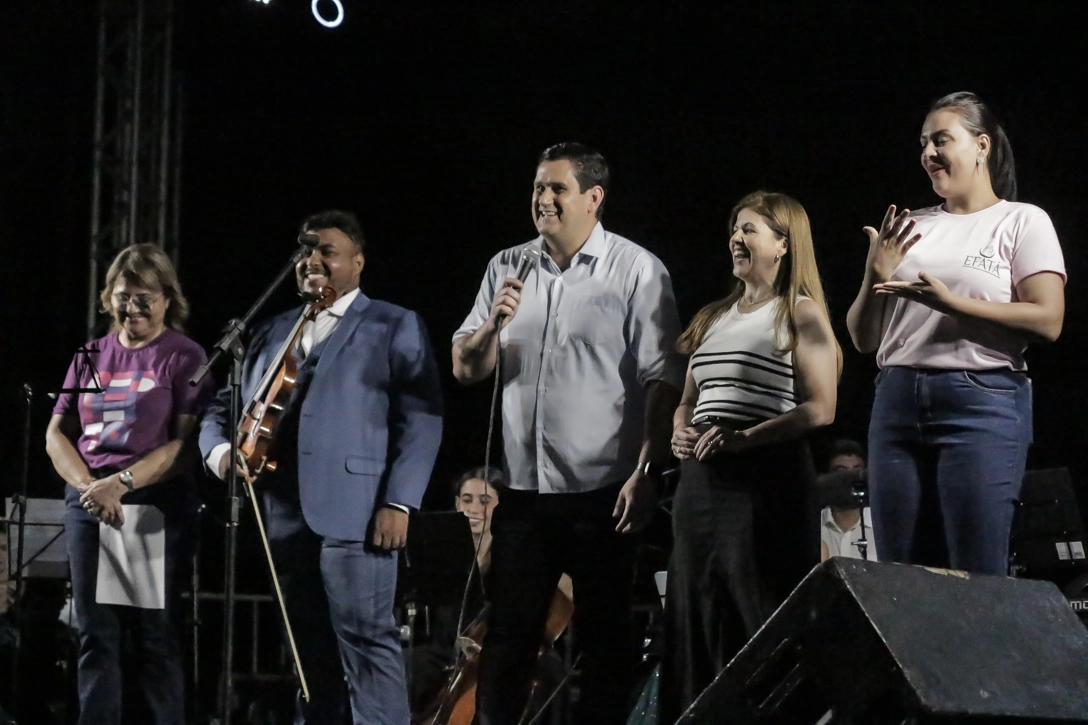 Noite de Encanto na Praça da Estação