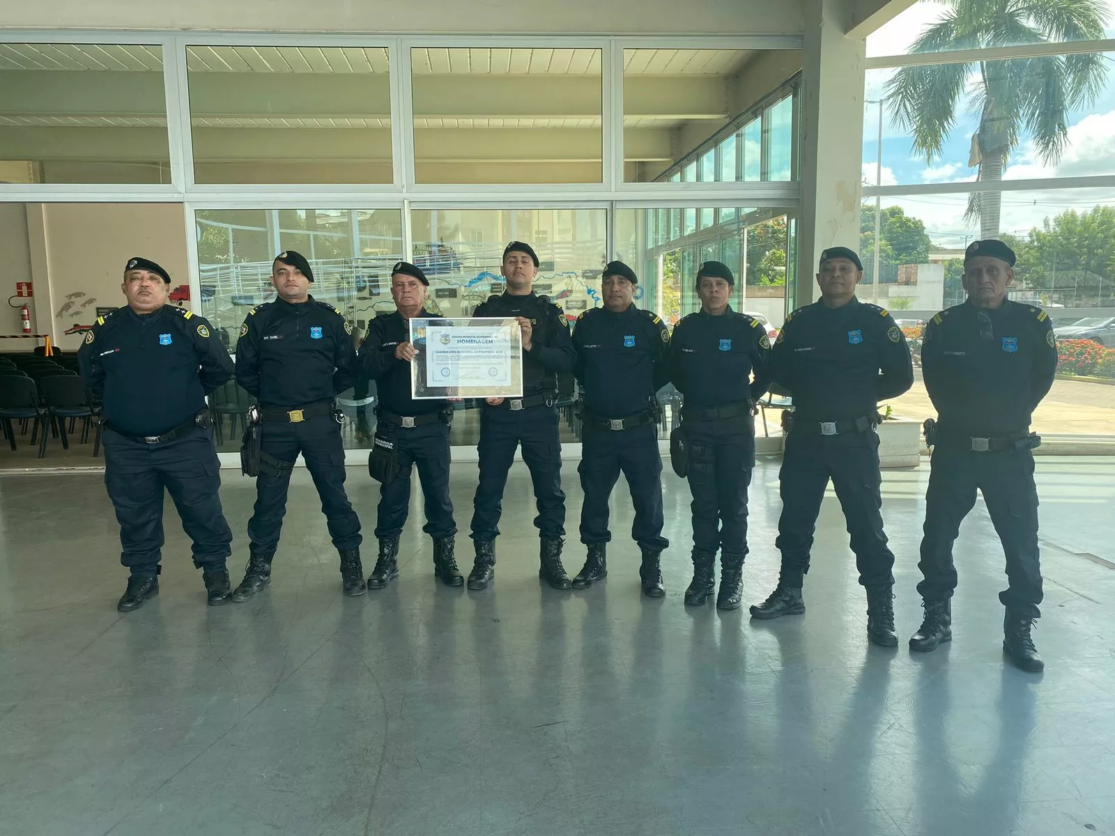 GCM RECEBE HOMENAGEM NA CÂMARA MUNICIPAL PELOS 32 ANOS