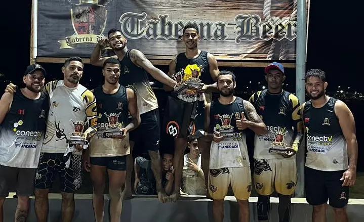 Piraporenses se destacam em torneio de futevôlei em Buritizeiro