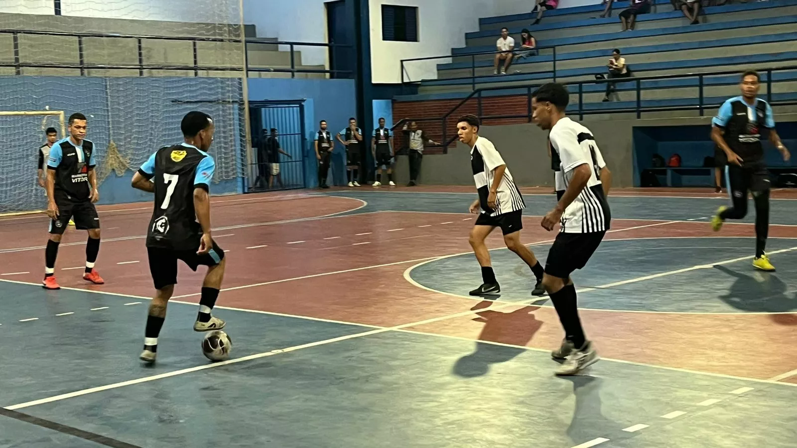 Apoiada pela Prefeitura de Pirapora, Copa dos Campeões de Futsal abriu disputa na noite desta quarta-feira