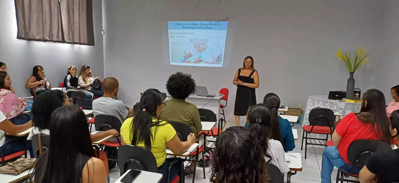 ​Em processo de integração, novos servidores da SEMED foram capacitados
