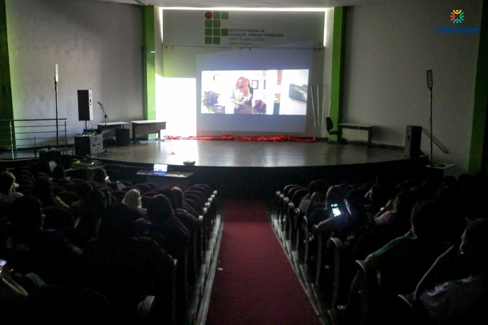 Cinema Comentado: Uma Tarde de Reflexão e Superação no Dia Internacional da Mulher