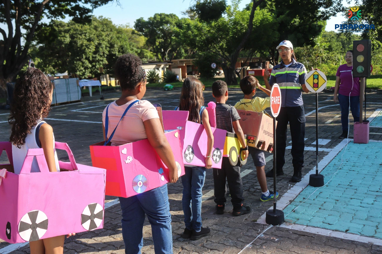 Campanha Maio Amarelo é iniciada na Rede Municipal de Ensino de Pirapora com a Transitolândia
