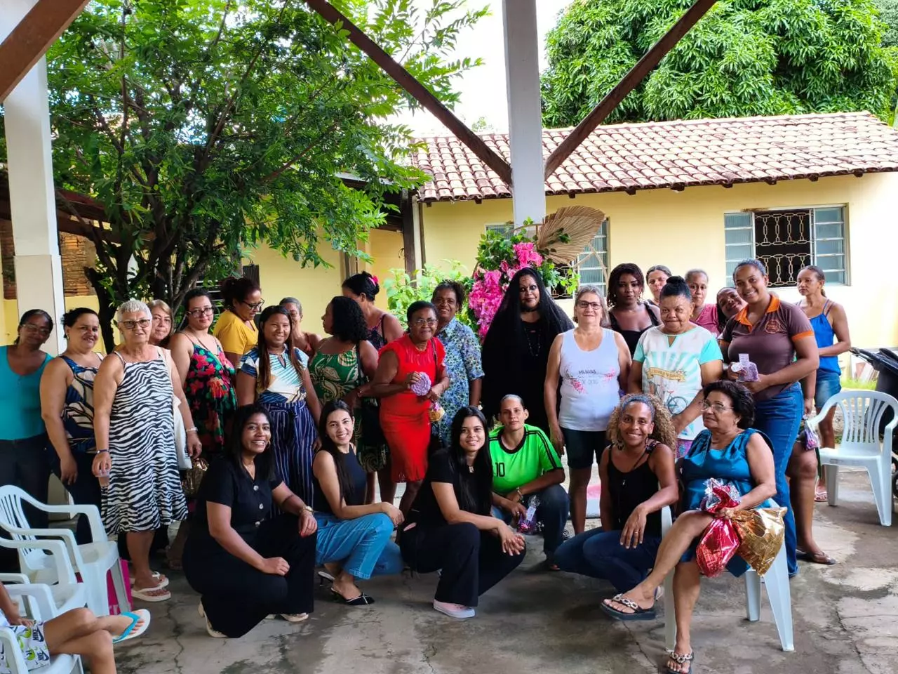 Café com Prosa fortalece mulheres em Pirapora