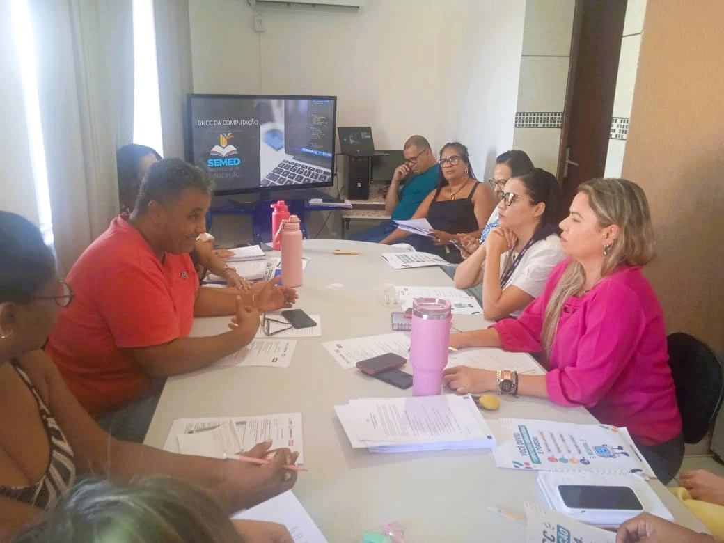 SEMED debate implementação da BNCC da Computação