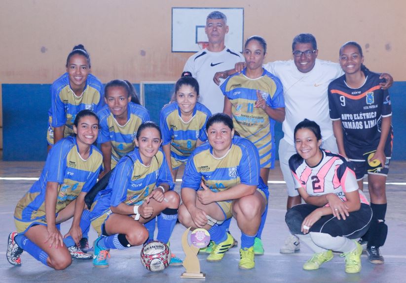 Equipe de futsal feminino de Pirapora é campeã regional