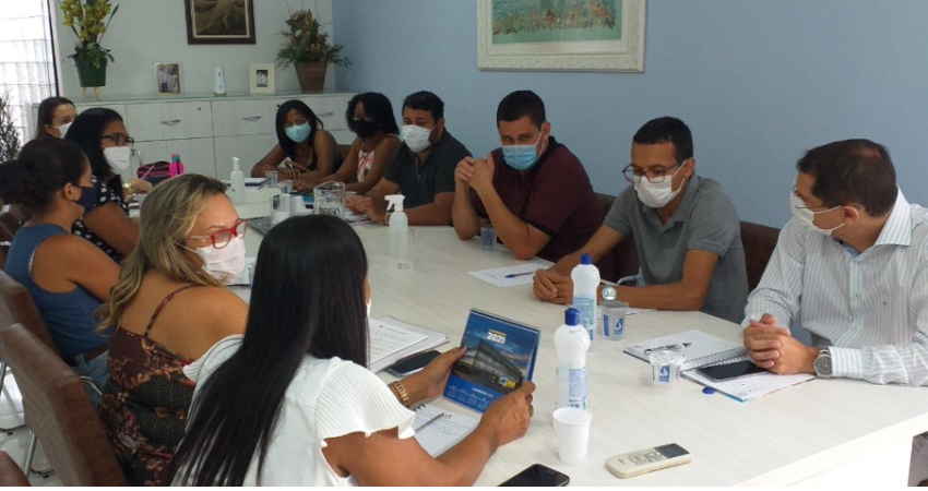 Comissão reúne com prefeito para definir eleições de diretores