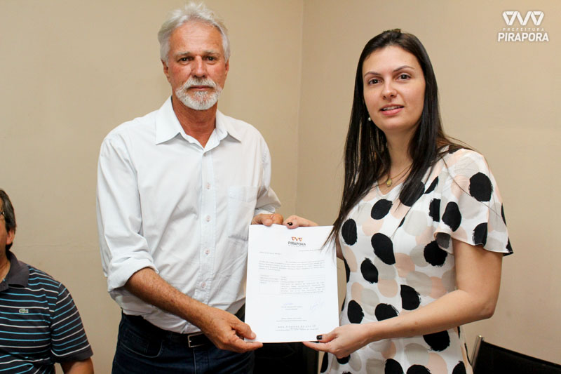 Prefeita Marcella assina Ordem de Serviço para Recapeamento Asfáltico da Avenida Governador Valadares